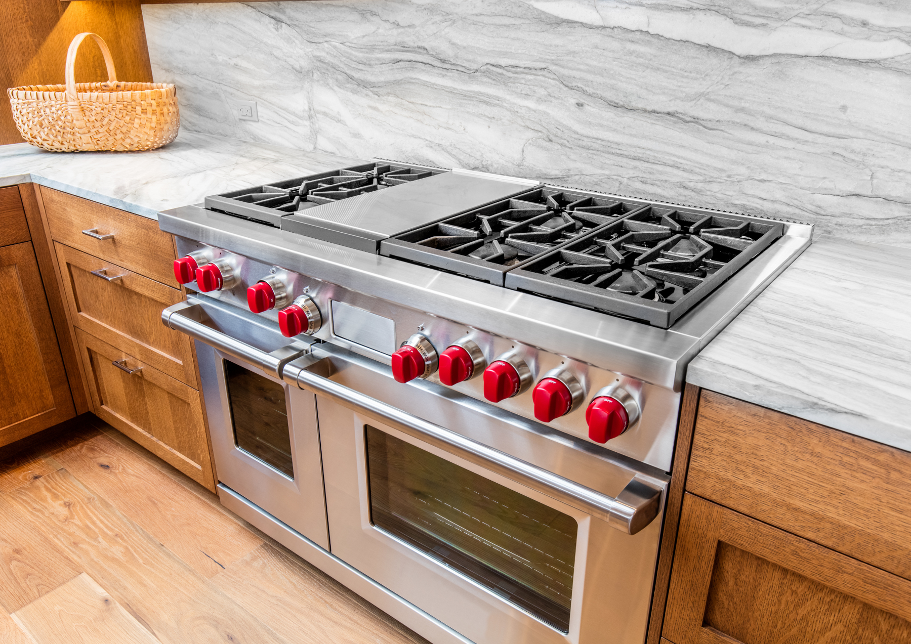 Why Your Kitchen Needs a Dual Fuel Range: The Ultimate Cooking Flexibility